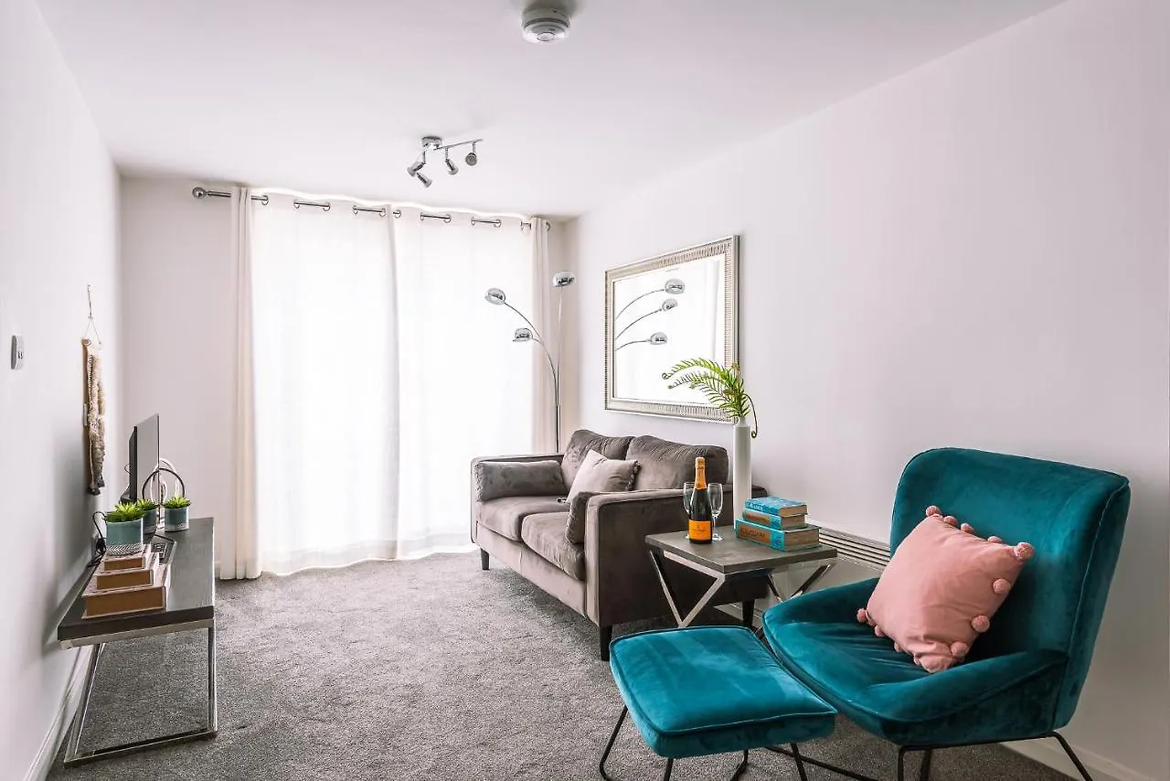 2 Bed Boutique Apartment With Free Parking York