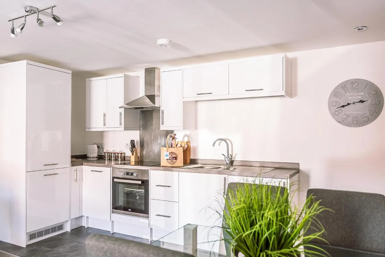 2 Bed Boutique Apartment With Free Parking York