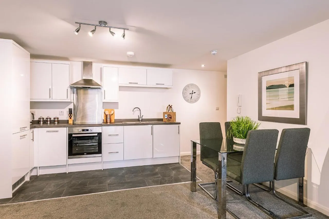 2 Bed Boutique Apartment With Free Parking York